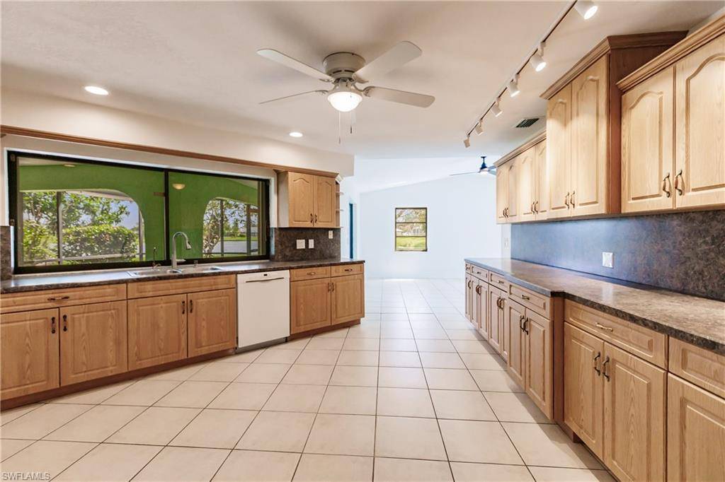 Punta Gorda, FL 33983,2437 Greenland CT