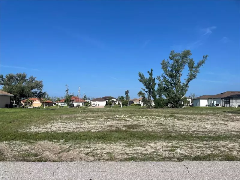 706 NW 38th AVE, Cape Coral, FL 33993