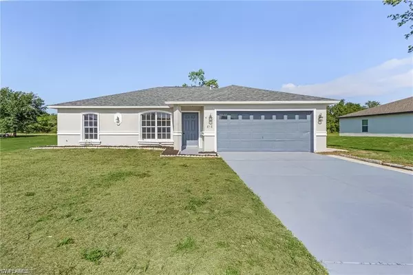 818 Woodridge CIR, Fort Myers, FL 33913