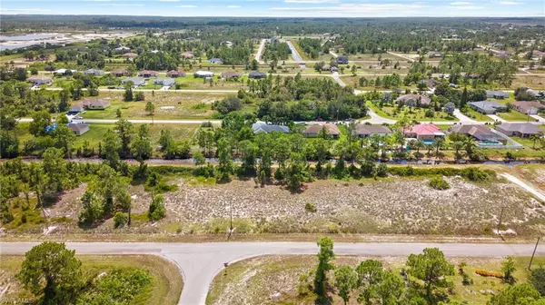 Lehigh Acres, FL 33974,1240 Edelweiss ST E