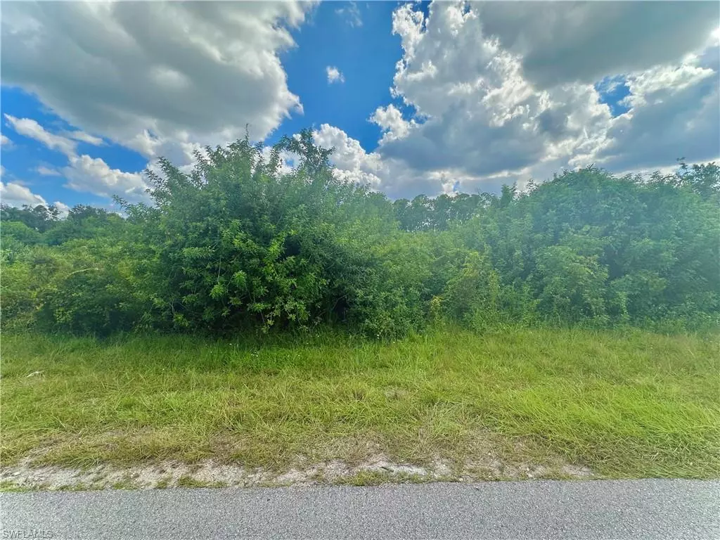 Lehigh Acres, FL 33972,1804 Mayberry DR