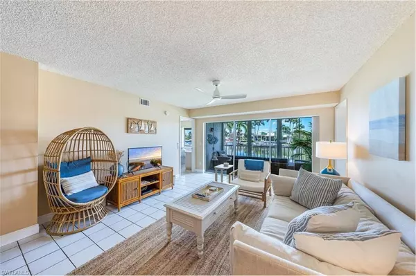 Naples, FL 34108,10686 Gulf Shore DR #A-101