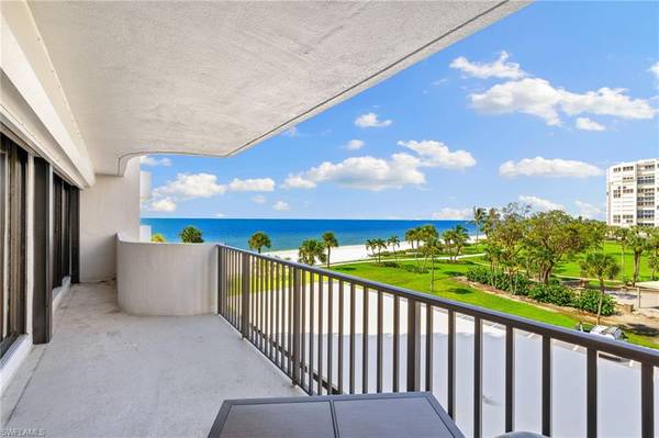 4005 Gulf Shore BLVD N #305, Naples, FL 34103