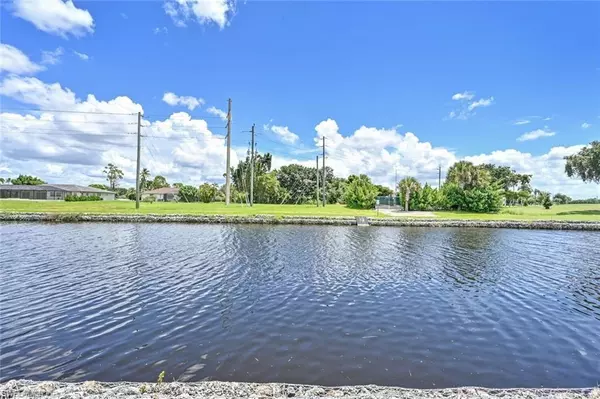 Naples, FL 34113,600 Valley Stream DR #F8