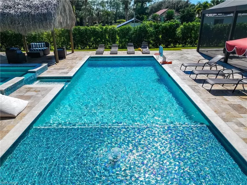 1890 Oakes BLVD, Naples, FL 34119