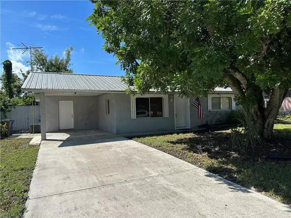 4315 Douglas LN, Lehigh Acres, FL 33976