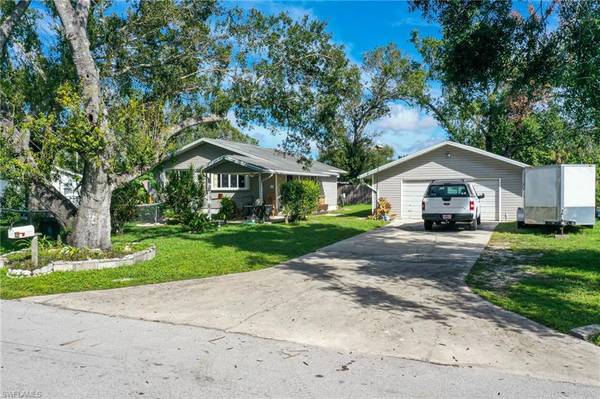 562 Clark ST, North Fort Myers, FL 33903