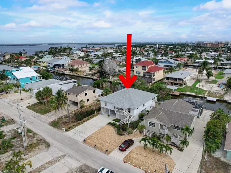 150 Curlew ST, Fort Myers Beach, FL 33931