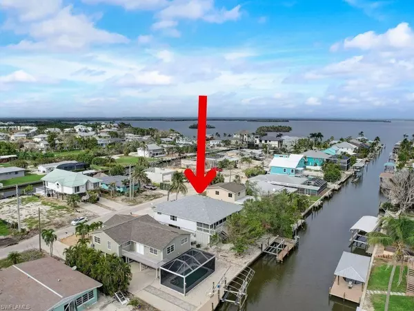 Fort Myers Beach, FL 33931,150 Curlew ST