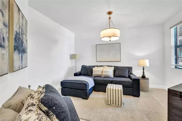 16352 Viansa WAY #201 Naples, FL 34110