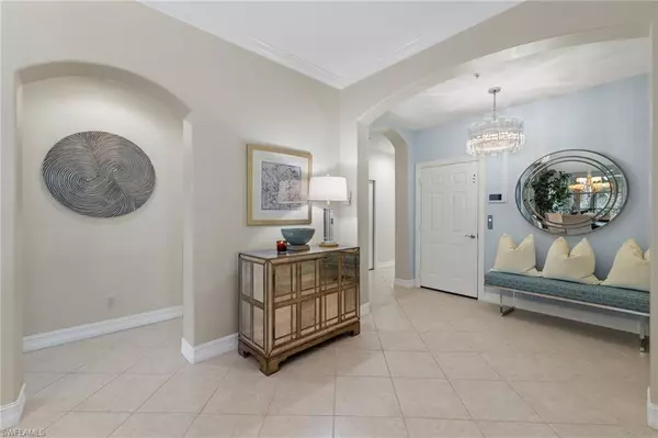 Naples, FL 34109,2858 TIBURON BLVD E #102