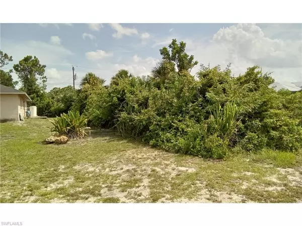 Lehigh Acres, FL 33971,5215 7th ST W