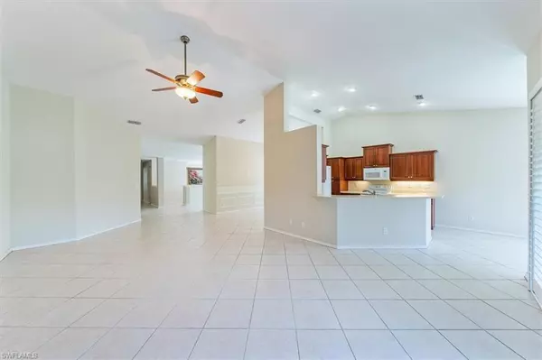 Naples, FL 34105,2515 Talon CT #4-403