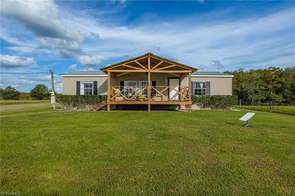 1063 Altman LN, Labelle, FL 33935