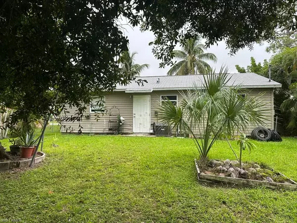 5305 Gilchrist ST, Naples, FL 34113