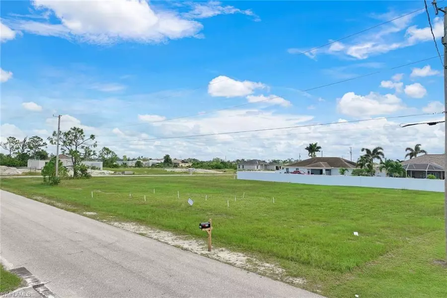 1100 NE 40th TER, Cape Coral, FL 33909