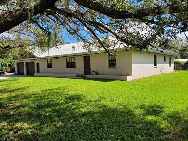 461 5th AVE, Labelle, FL 33935