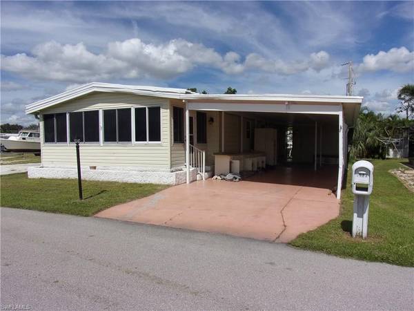 5527 Colonial RD, North Fort Myers, FL 33917