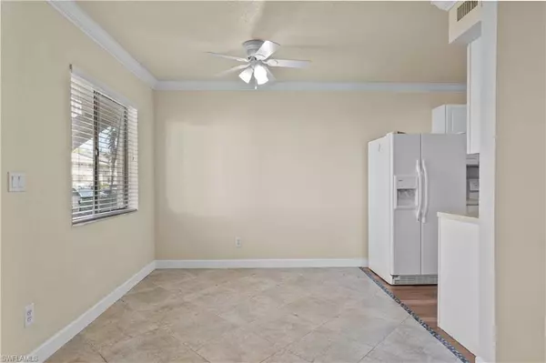 Naples, FL 34112,4615 Bayshore DR #E4