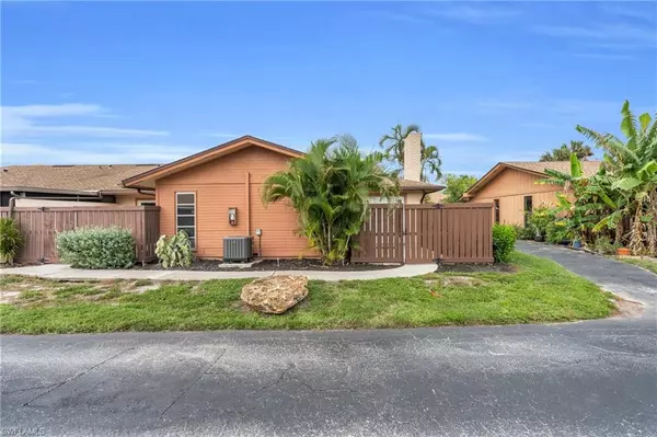 6356 Royal Woods DR, Fort Myers, FL 33908