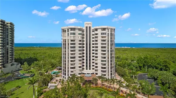 Naples, FL 34108,6075 Pelican Bay BLVD #Apt. 303