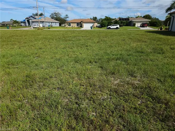 Cape Coral, FL 33909,318 NE ST NE