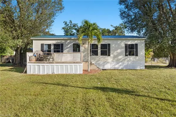 368 Oasis Park RD, Fort Myers, FL 33905