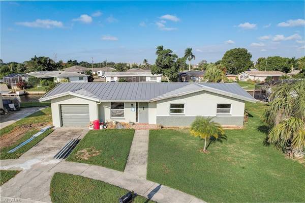 4419 N Bay CIR, North Fort Myers, FL 33903