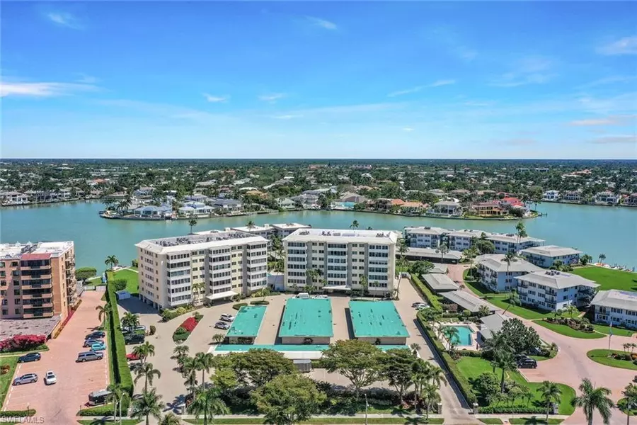 3410 Gulf Shore BLVD N #205, Naples, FL 34103