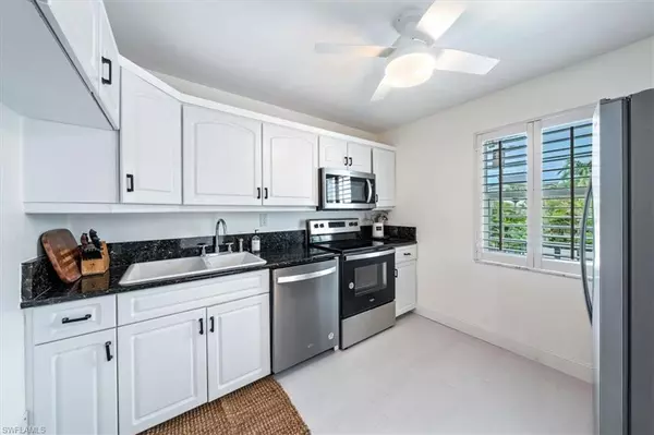 Naples, FL 34103,4200 Belair LN #209