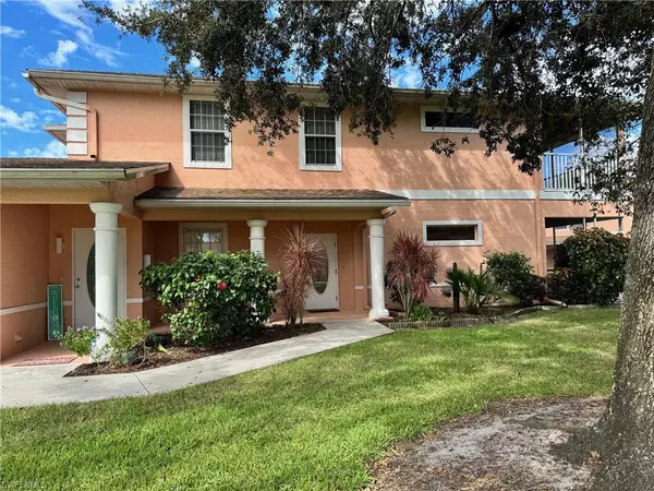 Lehigh Acres, FL 33936,20025 Lake Vista CIR #6B unit 4 on garage