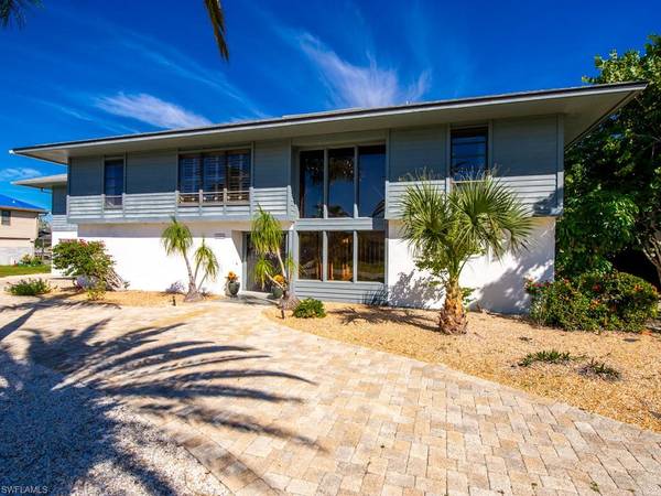 1379 Albatross RD, Sanibel, FL 33957