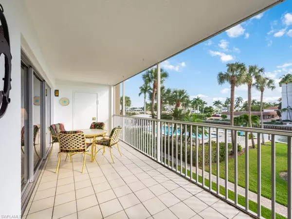 Naples, FL 34103,2880 Gulf Shore BLVD N #206