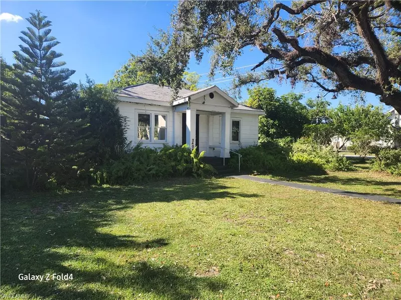 2406 Grand AVE, Fort Myers, FL 33901