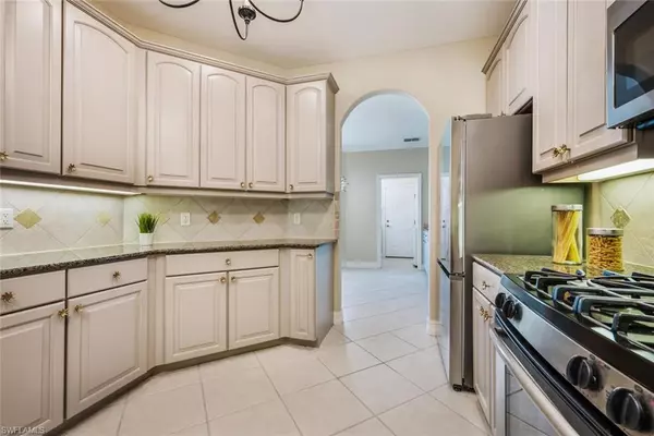 Naples, FL 34119,1709 Tarpon Bay DR S #44