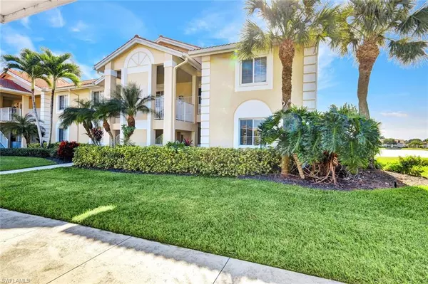 Naples, FL 34109,7754 Emerald CIR #T-104