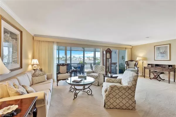 Naples, FL 34103,3430 Gulf Shore BLVD N #2B