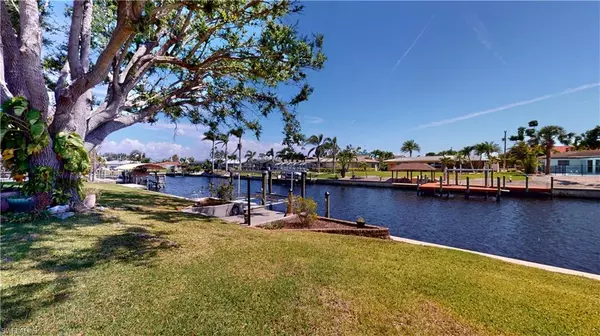 Cape Coral, FL 33904,716 SE 44th ST