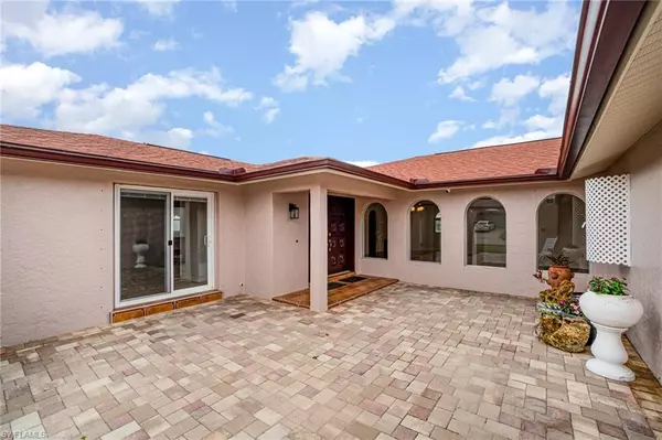 Cape Coral, FL 33904,1432 Venetian CT