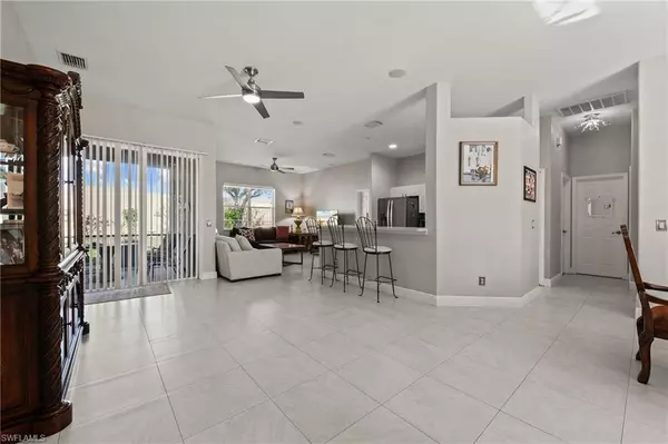 Naples, FL 34120,879 Grove DR