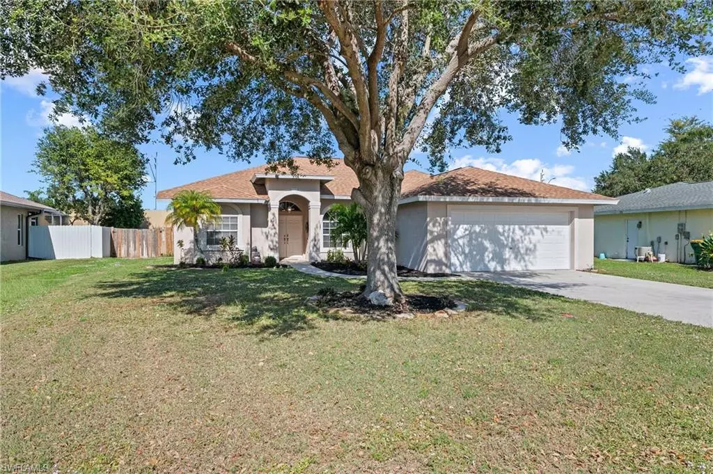 Naples, FL 34120,879 Grove DR