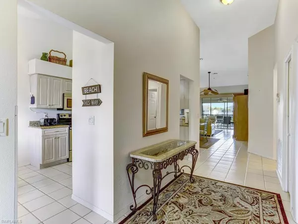 Naples, FL 34109,2220 Chesterbrook CT #6-202