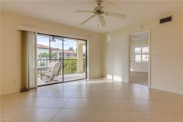 Naples, FL 34104,7240 Coventry CT #320