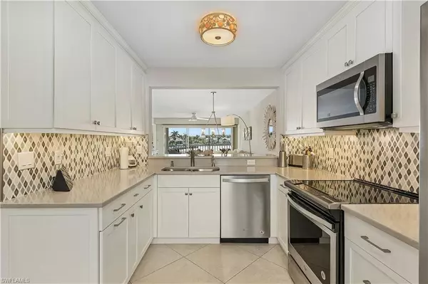 Naples, FL 34108,10682 Gulf Shore DR #C-201