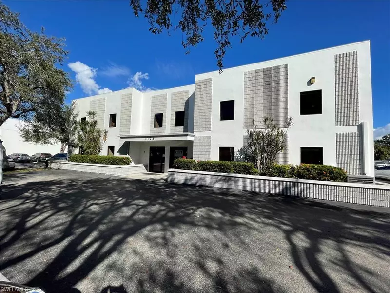4172 Corporate SQ #A, Naples, FL 34104
