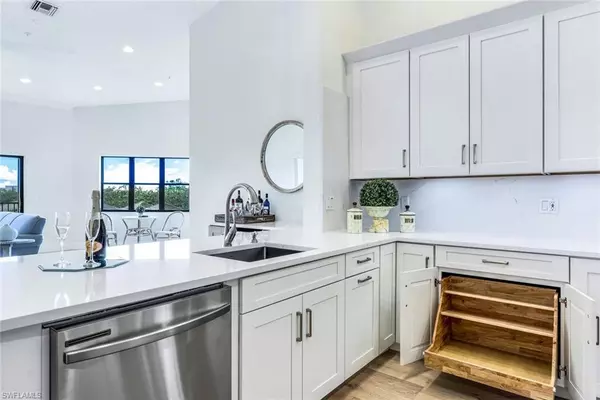 Naples, FL 34119,195 Vintage CIR #E403