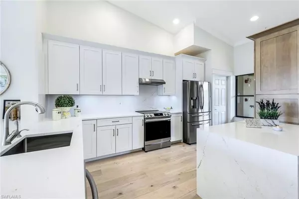 Naples, FL 34119,195 Vintage CIR #E403