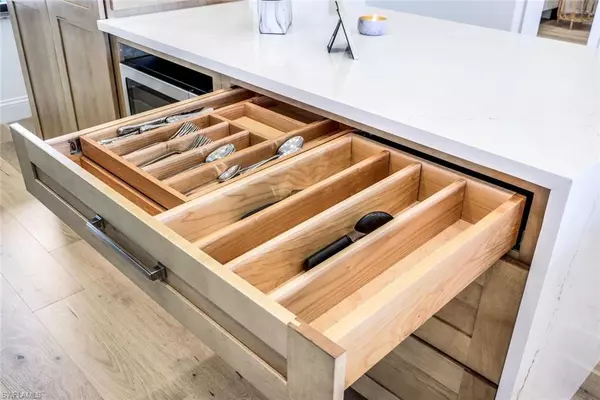 Naples, FL 34119,195 Vintage CIR #E403