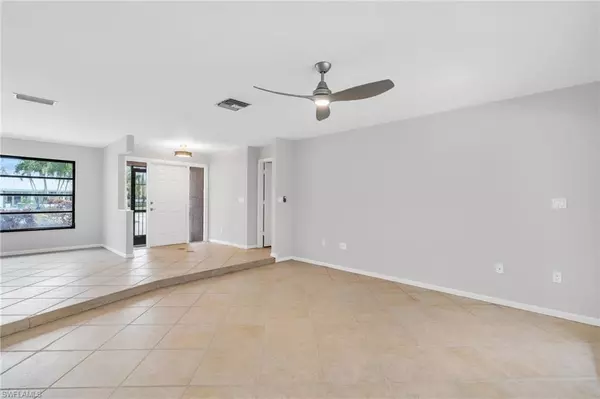 Naples, FL 34110,433 Golfview DR