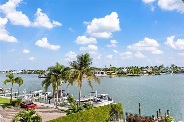 2900 Gulf Shore BLVD N #303, Naples, FL 34103